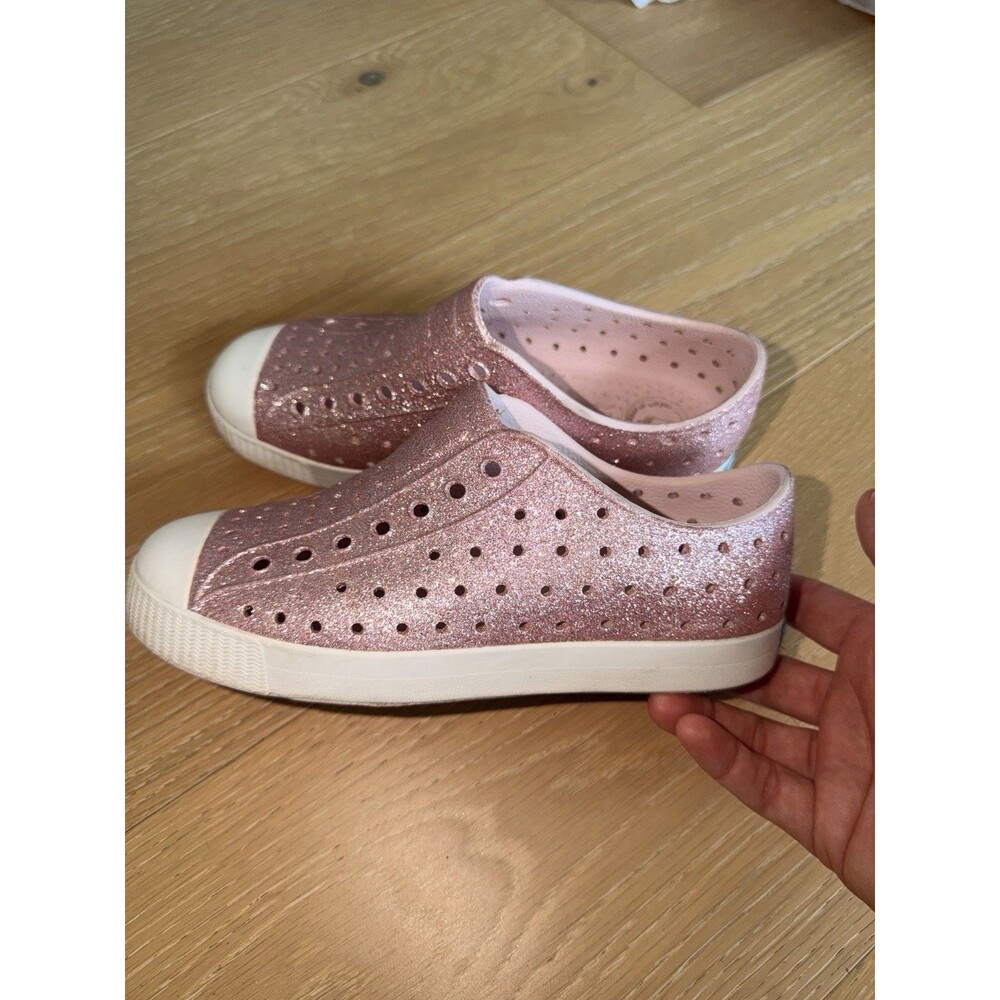 NATIVE Jefferson Slip On Water Shoes Milk Pink Bling Big Girls Juniors J2 Size 2
